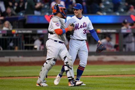 Mets split doubleheader with Braves after Francisco Alvarez carries team with 2 RBI in nightcap